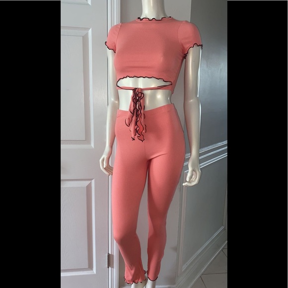 Two piece set - Picture 4 of 5